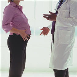lors de la première consultation, le médecin vous explique l'organisation du
