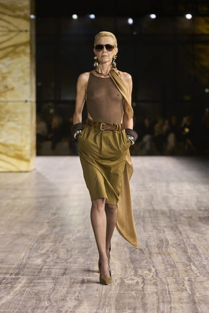 Look 19 du défilé Saint Laurent printemps-été 2024