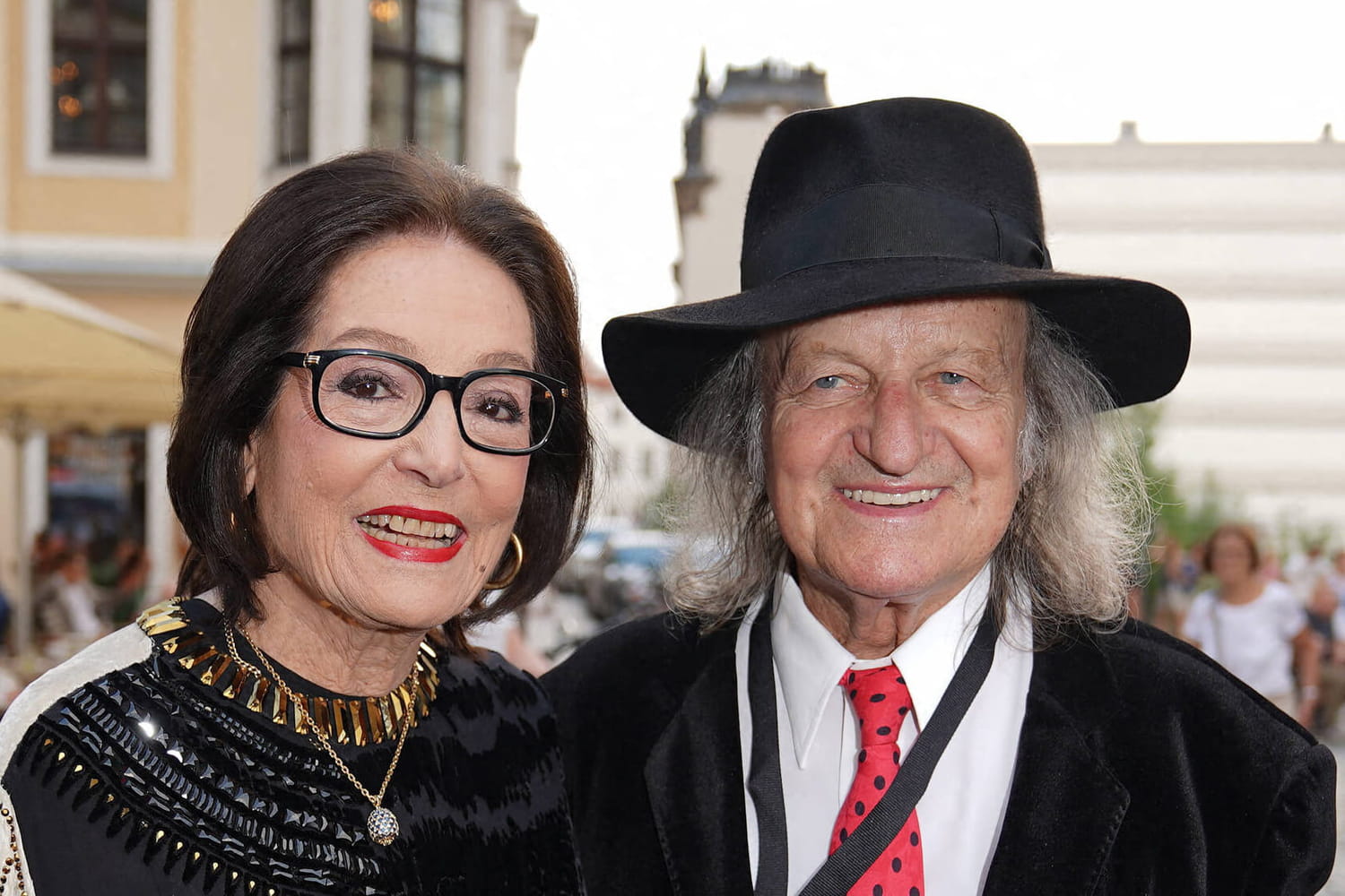 Who is her husband with whom she has lived for over 50 years? Who is her husband with whom she has lived for over 50 years?