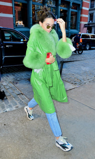 Kendall Jenner en manteau vert