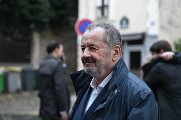 Guillaume Sarkozy, le discret frère de Nicolas, présent à ses côtés avant la prison