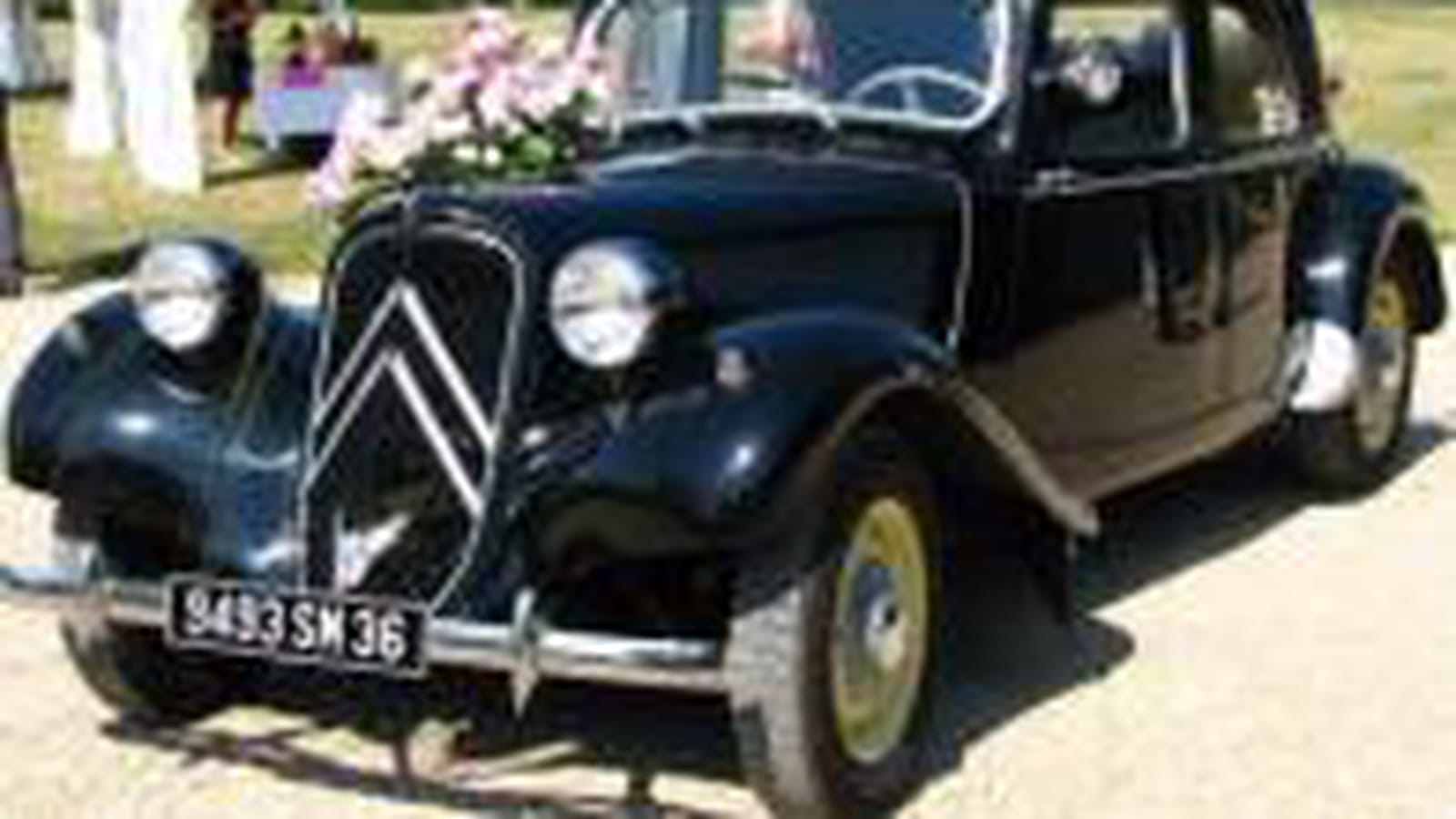 Une voiture ancienne pour une touche rétro