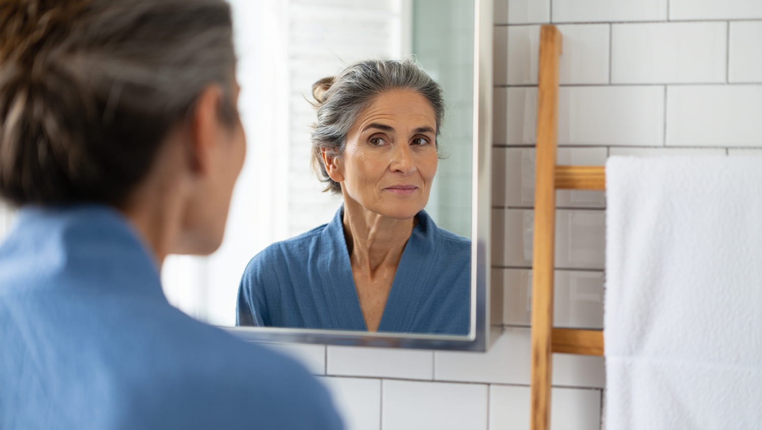 here is the most effective anti-aging gesture on a daily basis here is the most effective anti-aging gesture on a daily basis