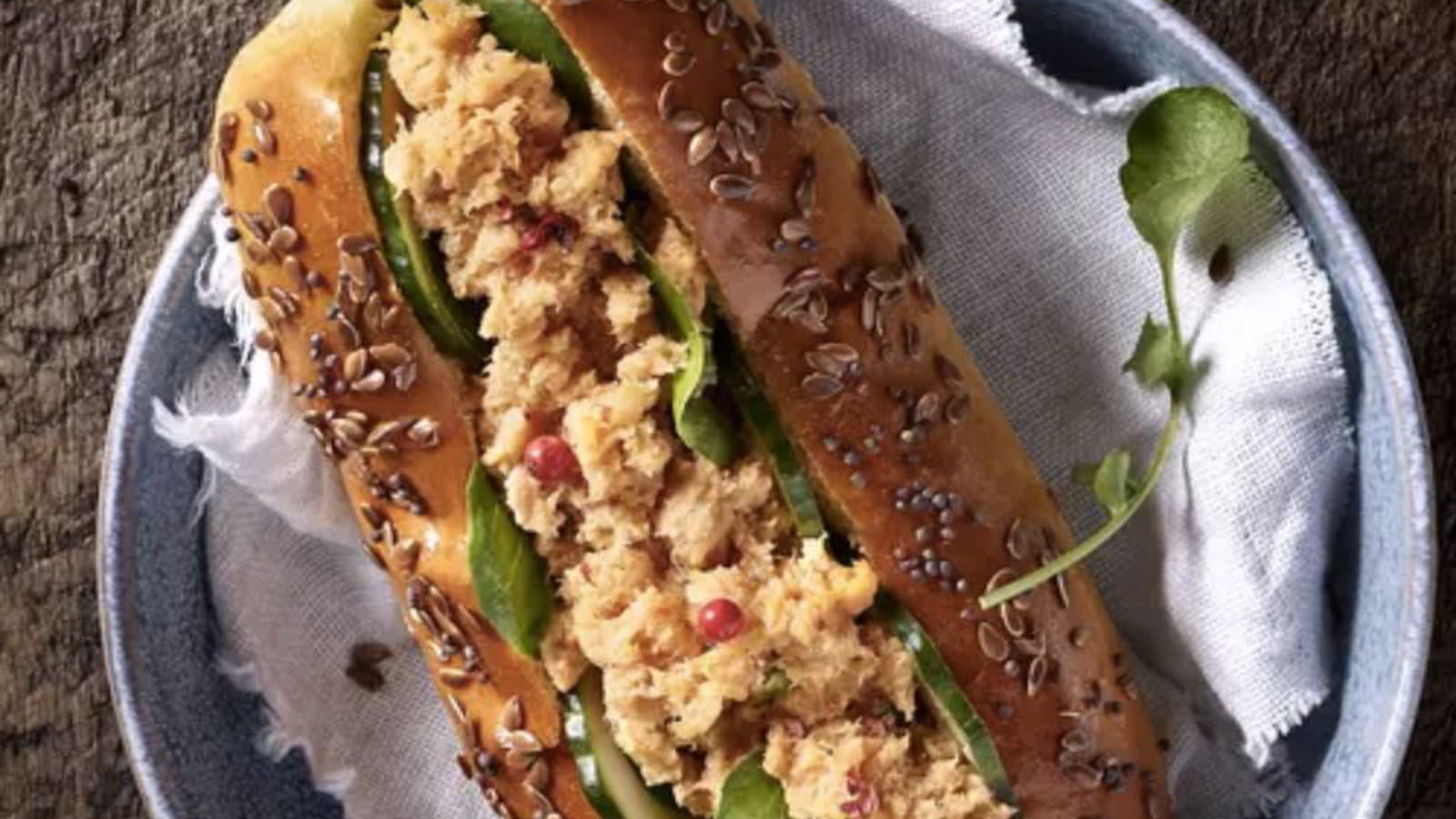 Hot dog marin rillettes de saumon ASC échalote Cap Océan