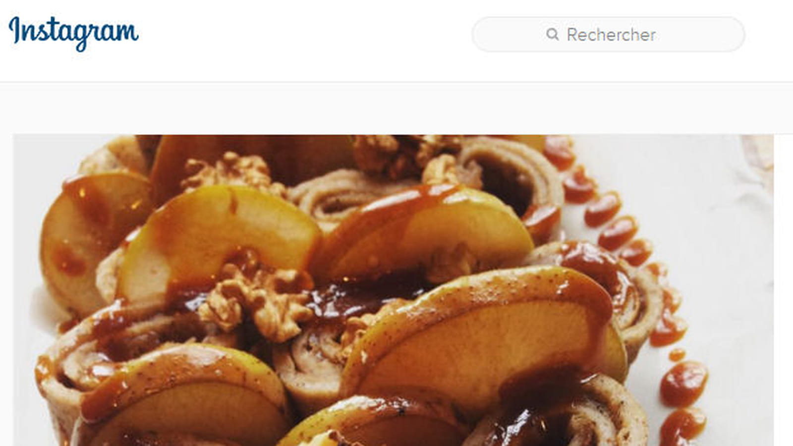 Crêpes caramel, poires, noisettes et noix
