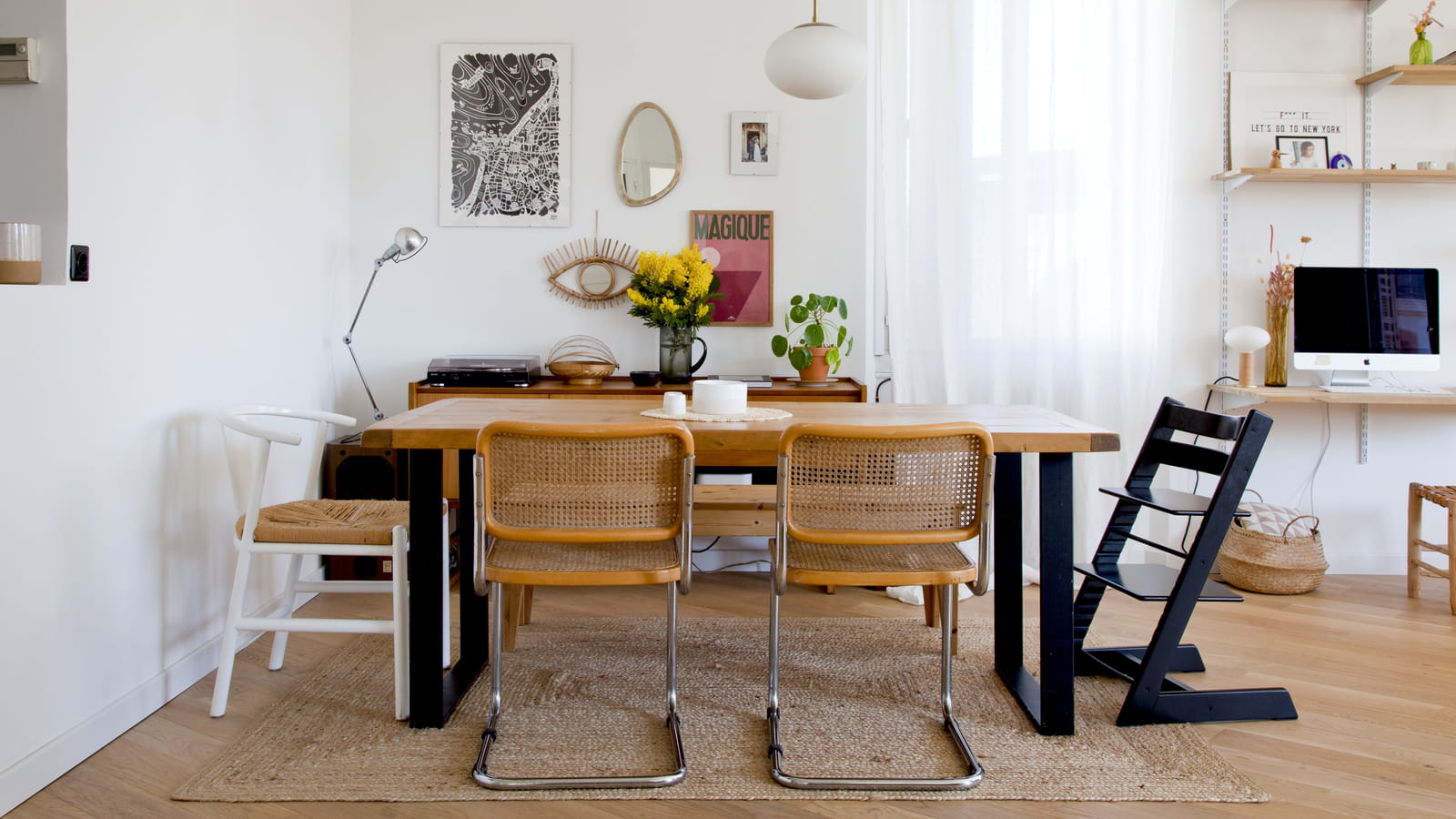 Table en bois et pieds métal 