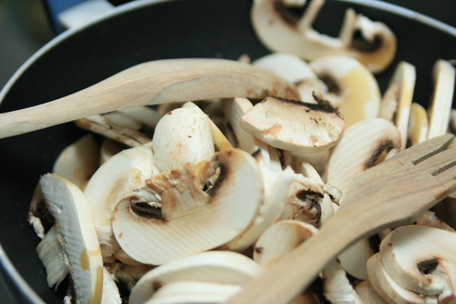 Comment cuire des champignons ? À la poêle, au four, au air fryer...