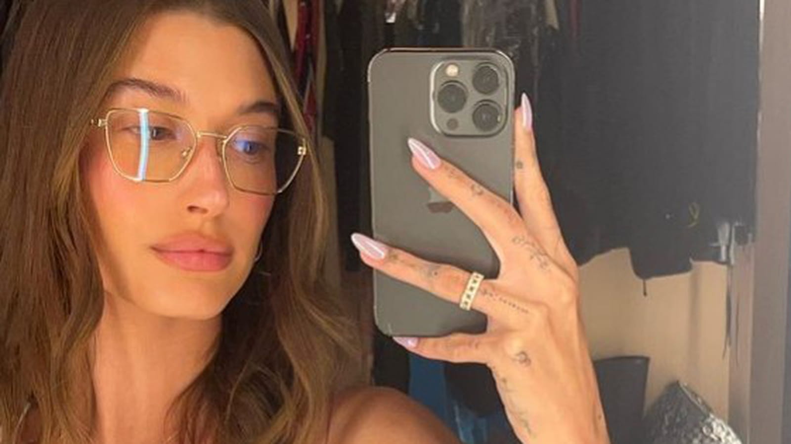 Hailey Bieber et ses ongles