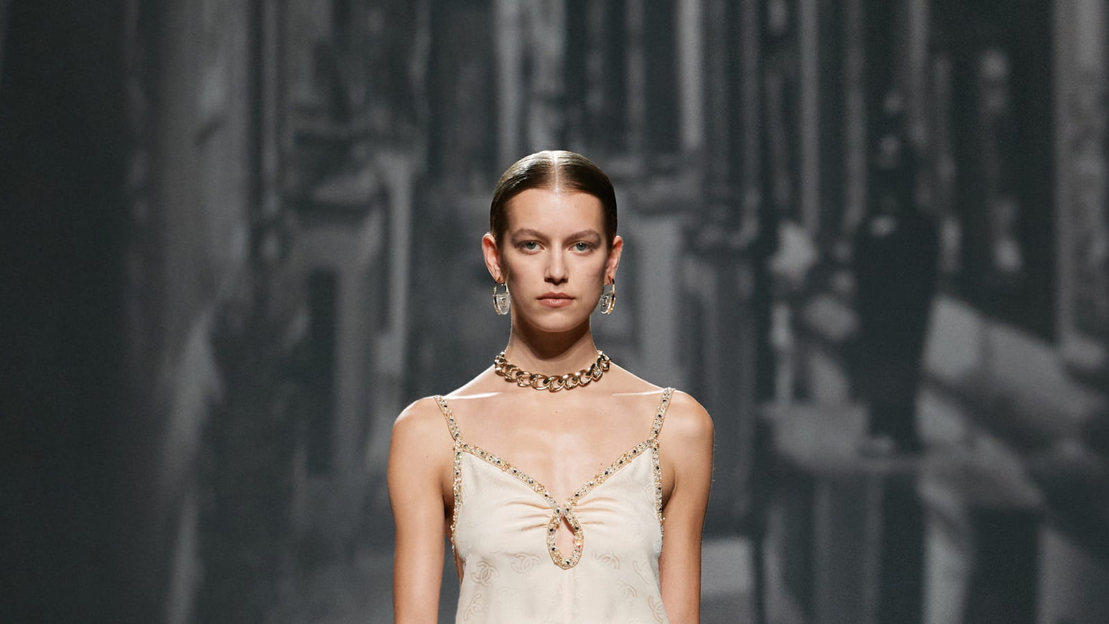 Look 32