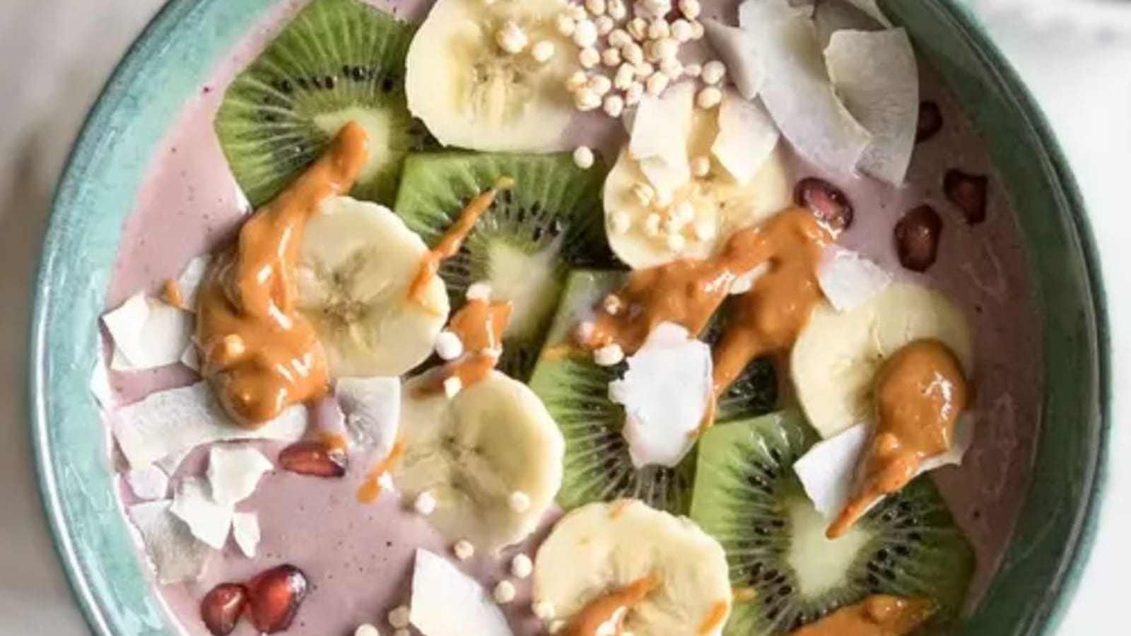 Smoothie bowl Vegan au quinoa soufflé