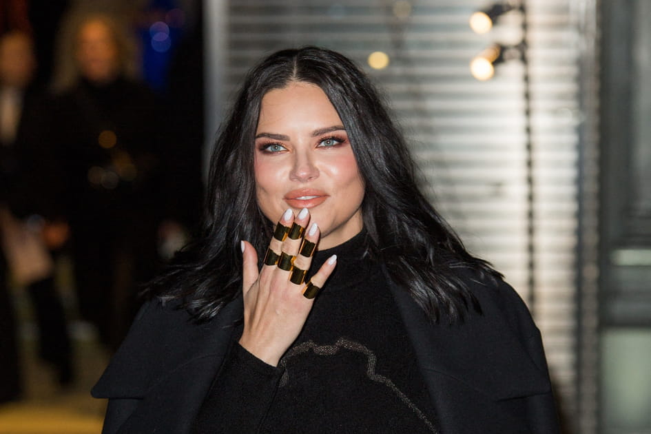 Le look p&ecirc;che d'Adriana Lima