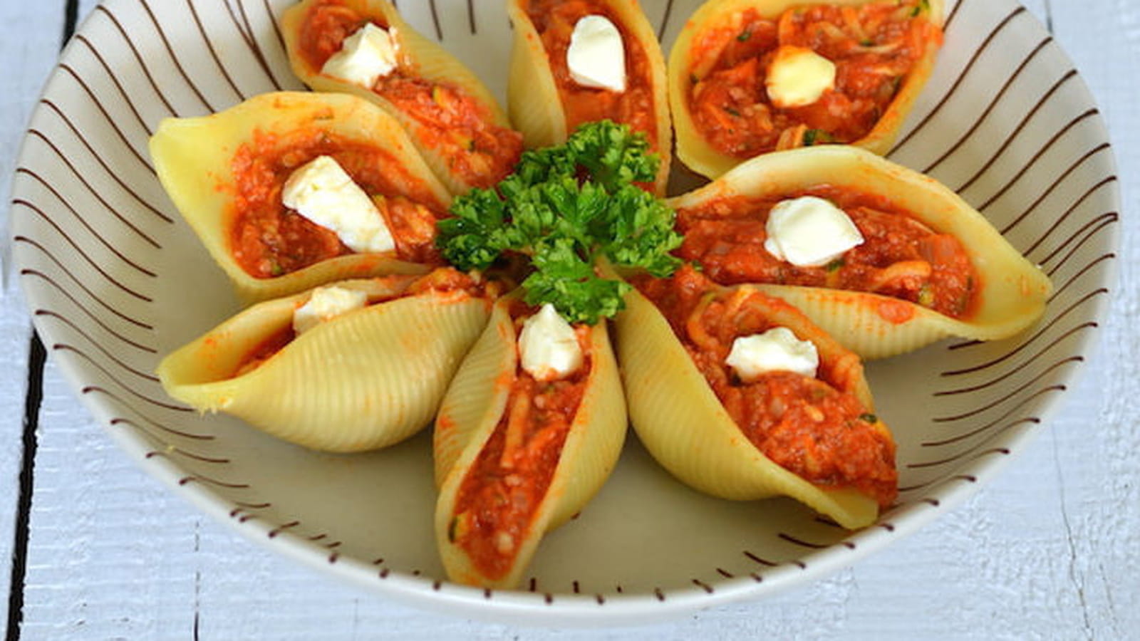 Conchiglioni farcis aux courgettes et à la sauce tomate Zapetti à La vache qui rit