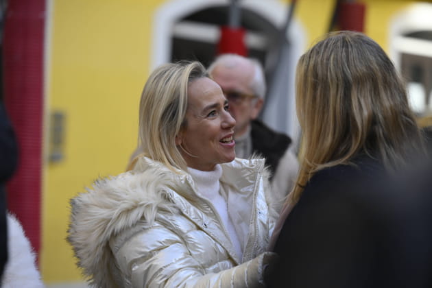 C&eacute;line, la fille unique d'Evelyne Leclercq, rep&eacute;r&eacute;e aux obs&egrave;ques de l'animatrice