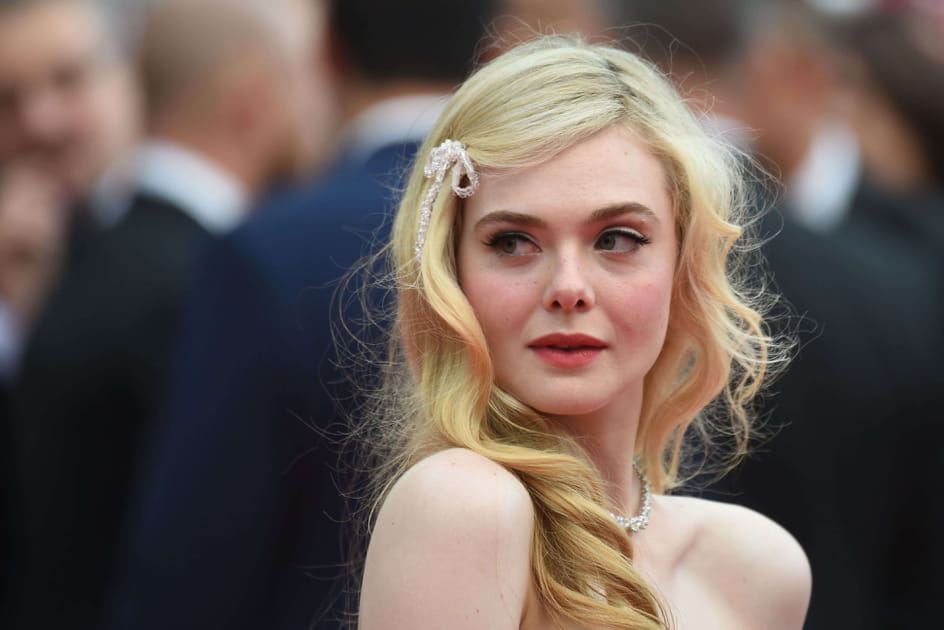 Le n&oelig;ud dans les cheveux d'Ellie Fanning