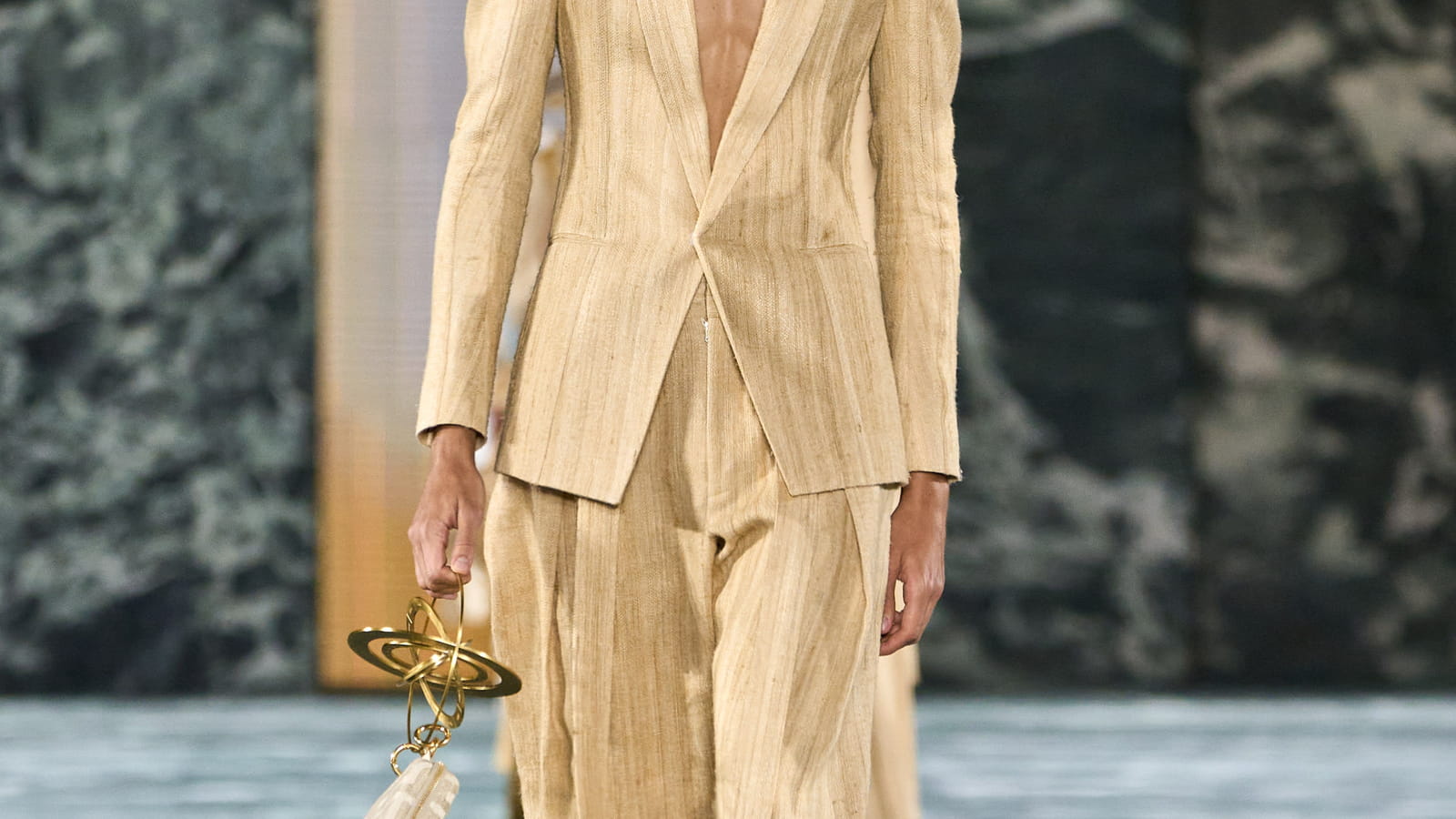 Look 7
