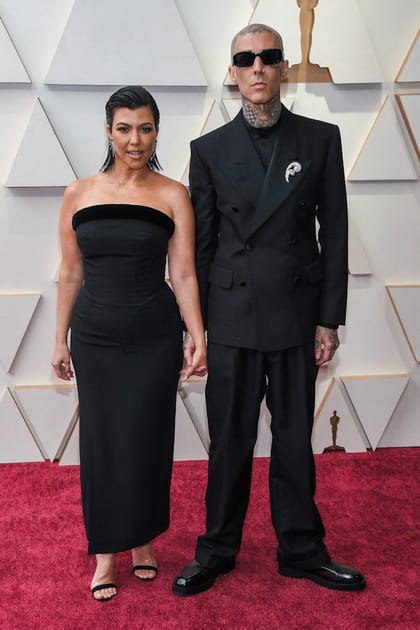 Kourtney Kardashian et Travis Barker en total look noir