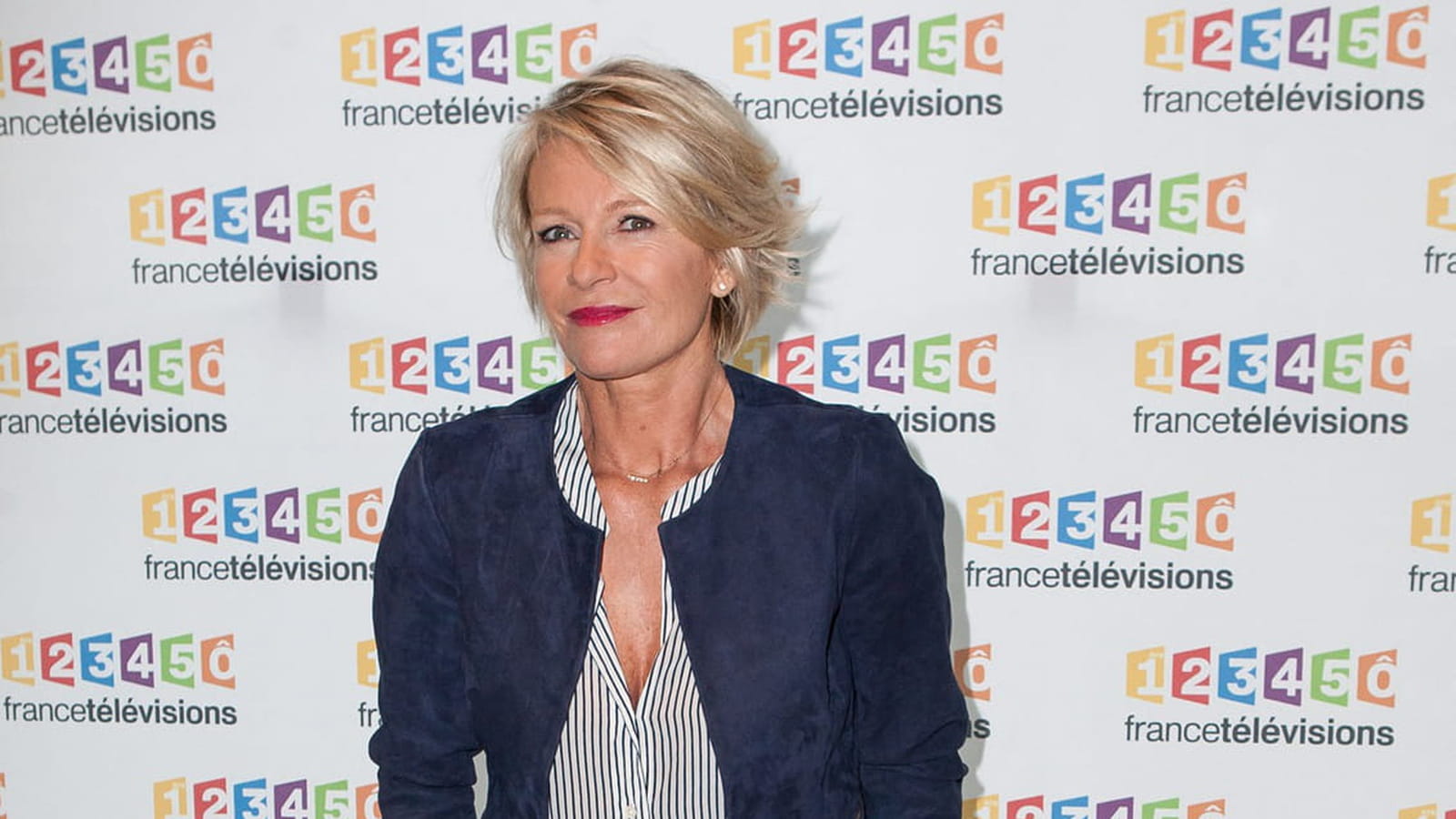 Sophie Davant en veste bleue