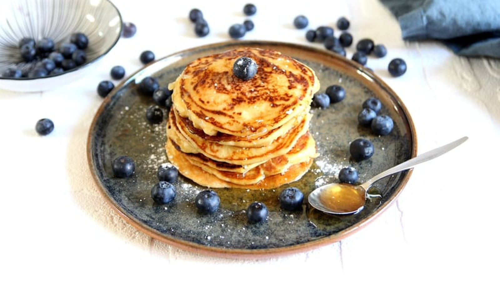 Pancakes à la crème fraîche et au miel