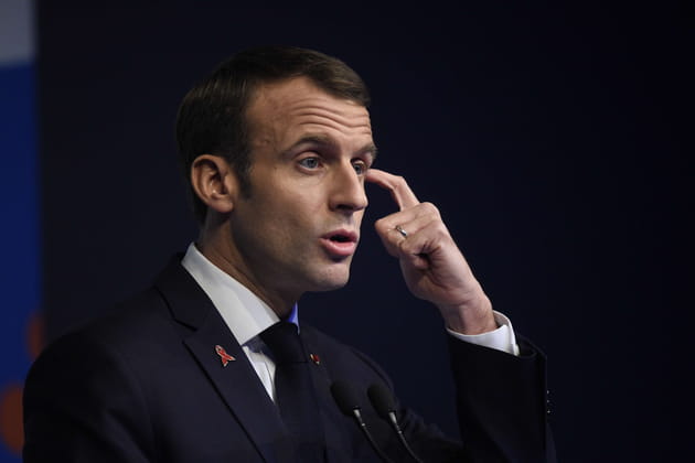 Emmanuel Macron quand on lui explique ce que font les gilets jaunes pendant qu'il assiste au G20&nbsp;en Argentine