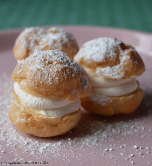 Choux garnis à la crème fouettée au sirop d'érable