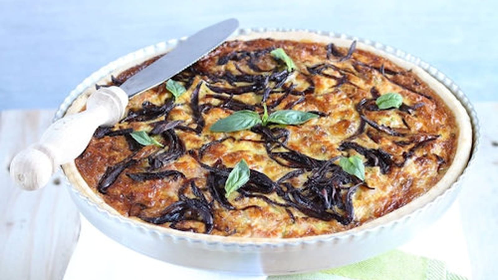Quiche printanière aux petits pois, chèvre frais et bacon