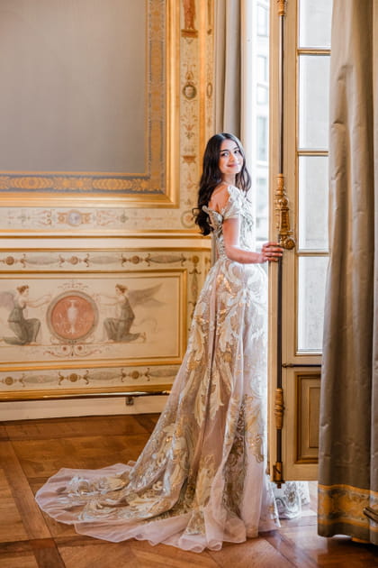 Bal des Débutantes : Rysa Panday, sœur d'une actrice indienne, pose en robe de soirée
