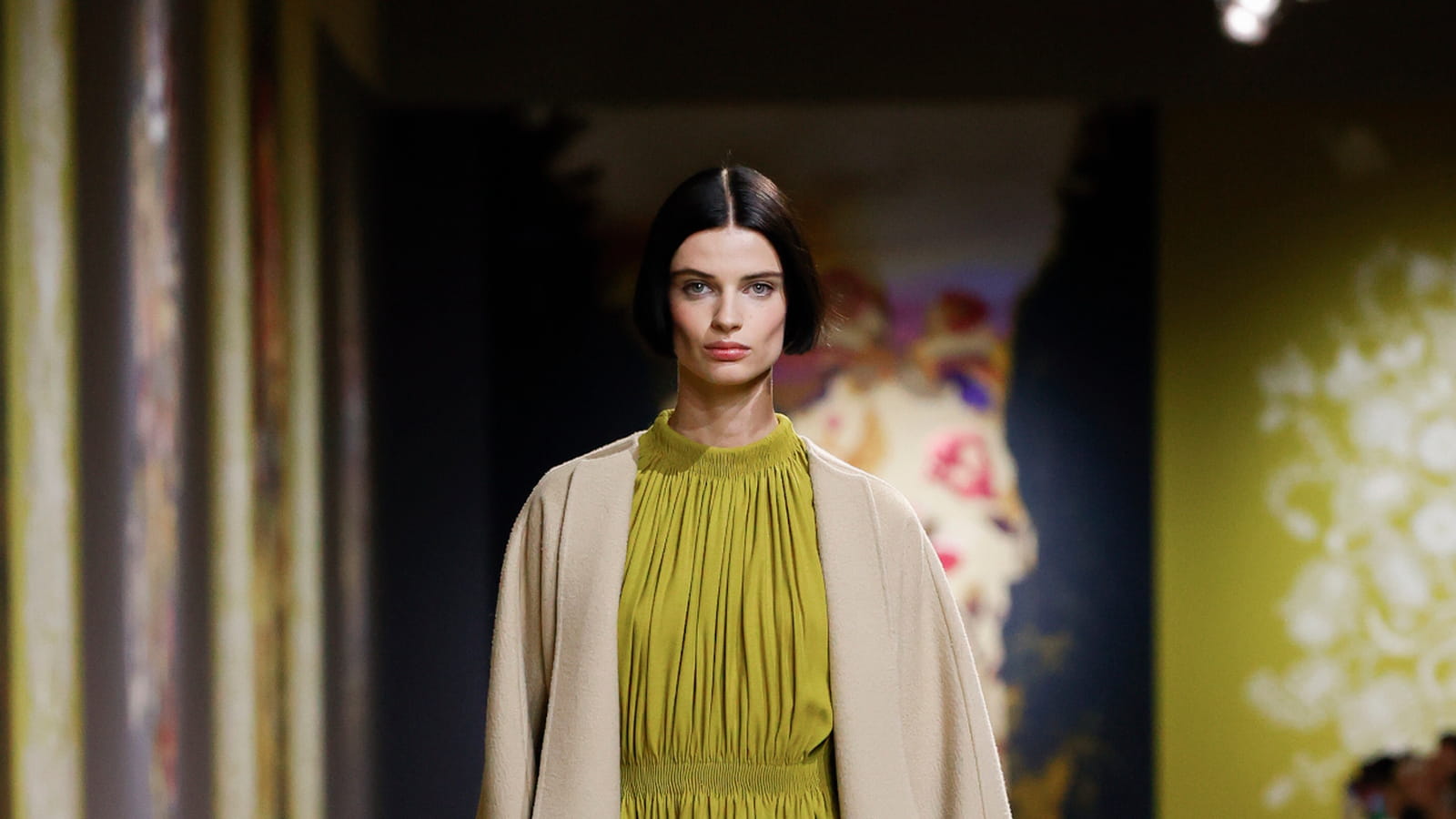 Look 10