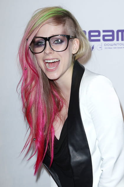Les m&egrave;ches multicolores d'Avril Lavigne