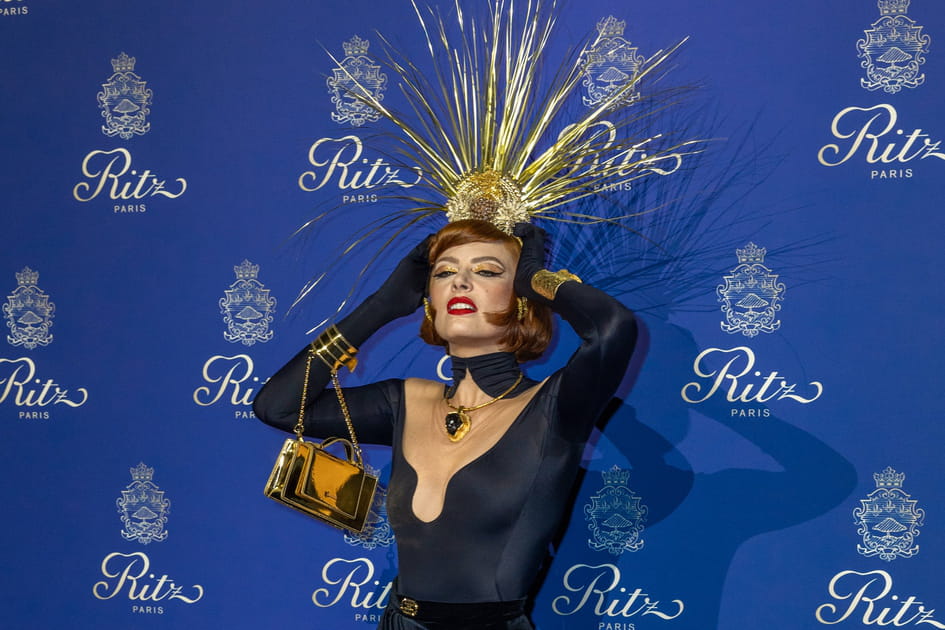 Elodie Fr&eacute;g&eacute; et sa coiffure couronn&eacute;e