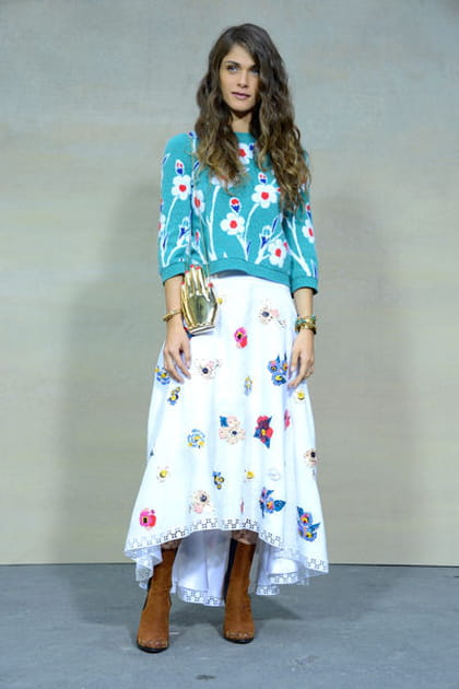 Elisa Sednaoui, florale au d&eacute;fil&eacute; Chanel