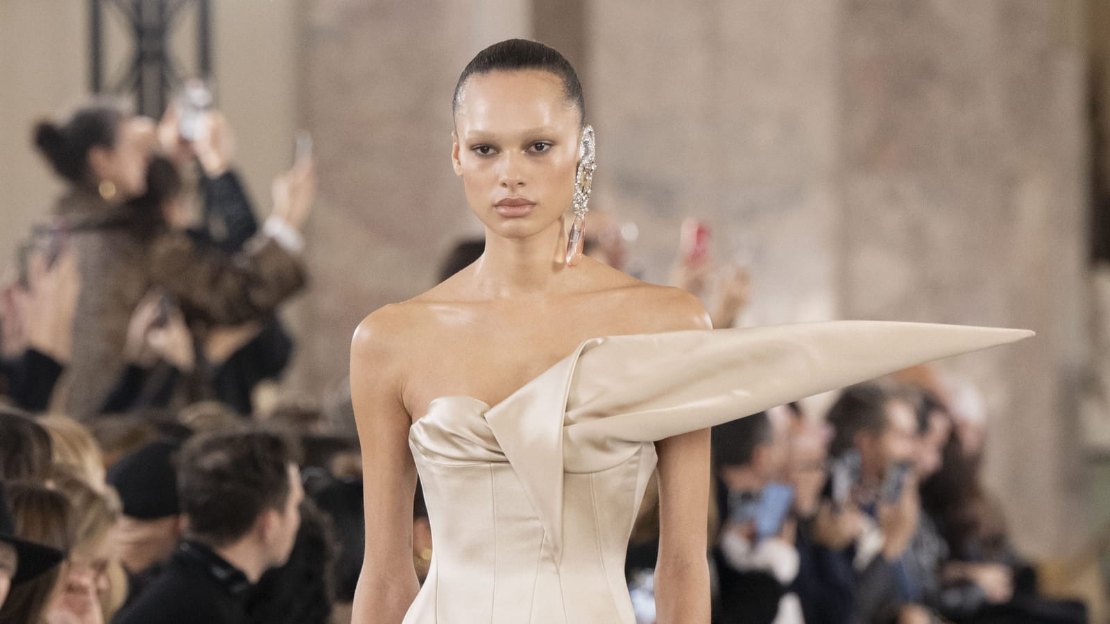 Look 27 du défilé Schiaparelli