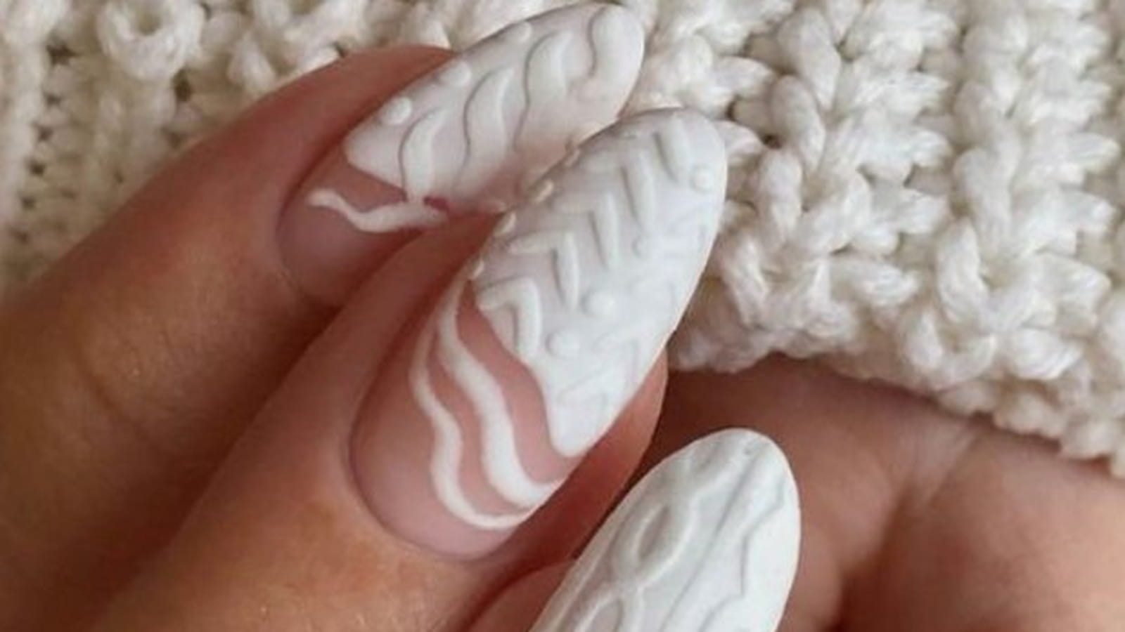 Ongles effet pull blanc
