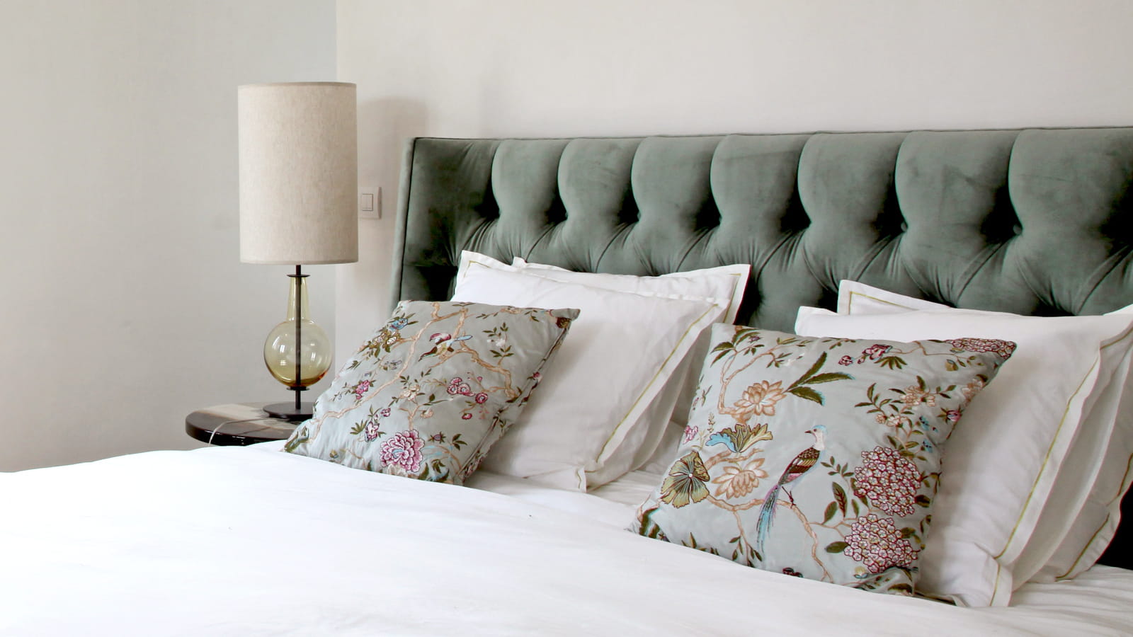 Chambre avec subtilités pastel
