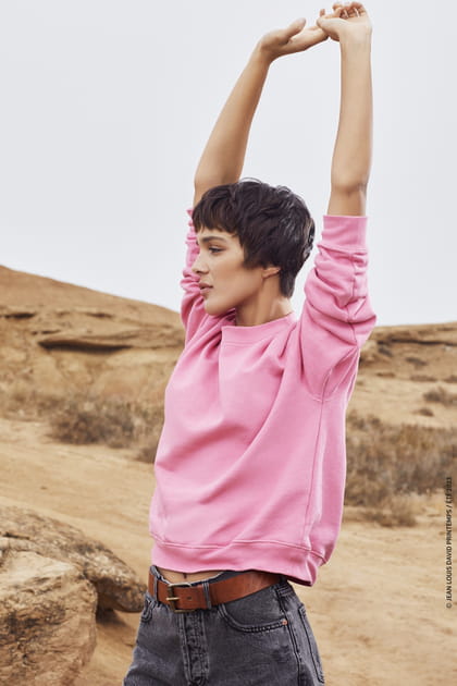 La coupe gar&ccedil;onne qui tombe sur le front