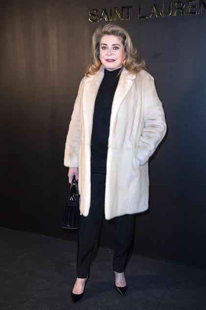 Catherine Deneuve au défilé Saint Laurent