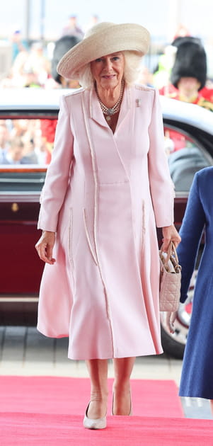 Camilla Parker-Bowles en robe rose