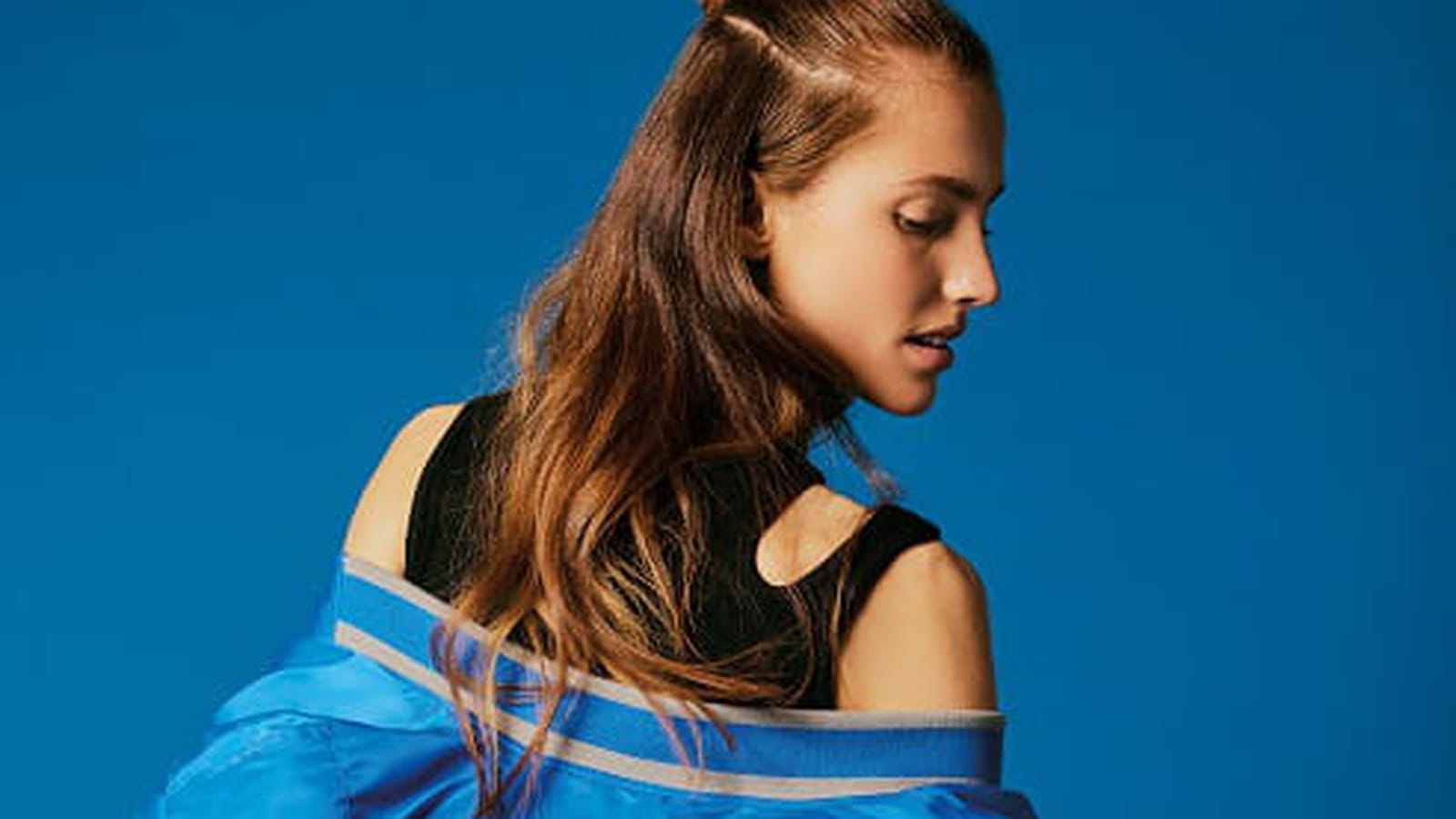 Demi-chignon brillant