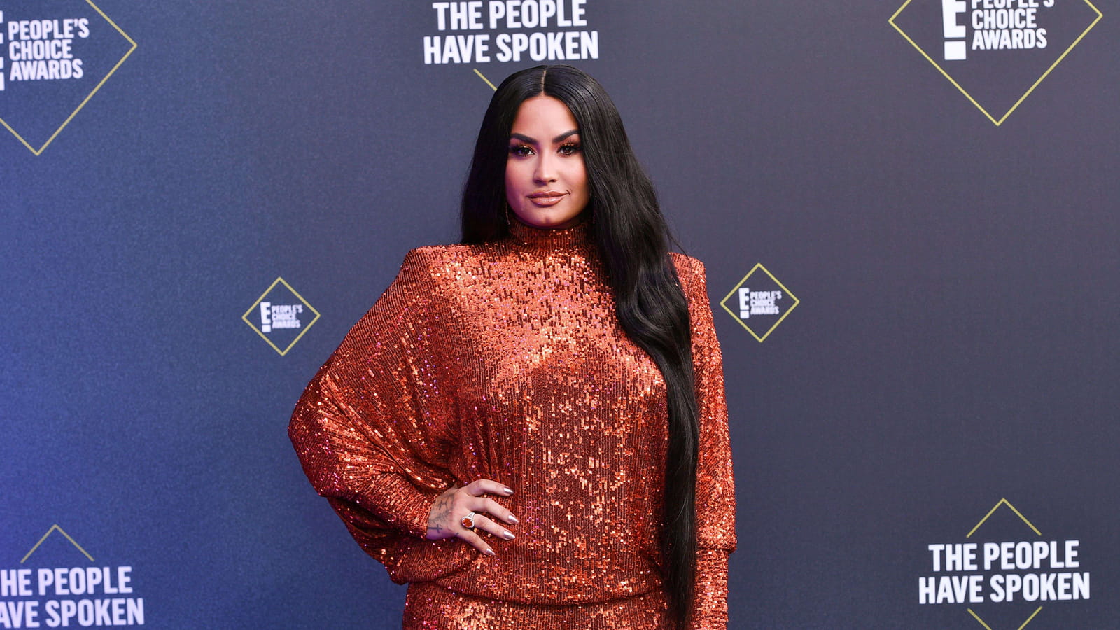 Les 40 meilleures et pires looks de stars de novembre 2020