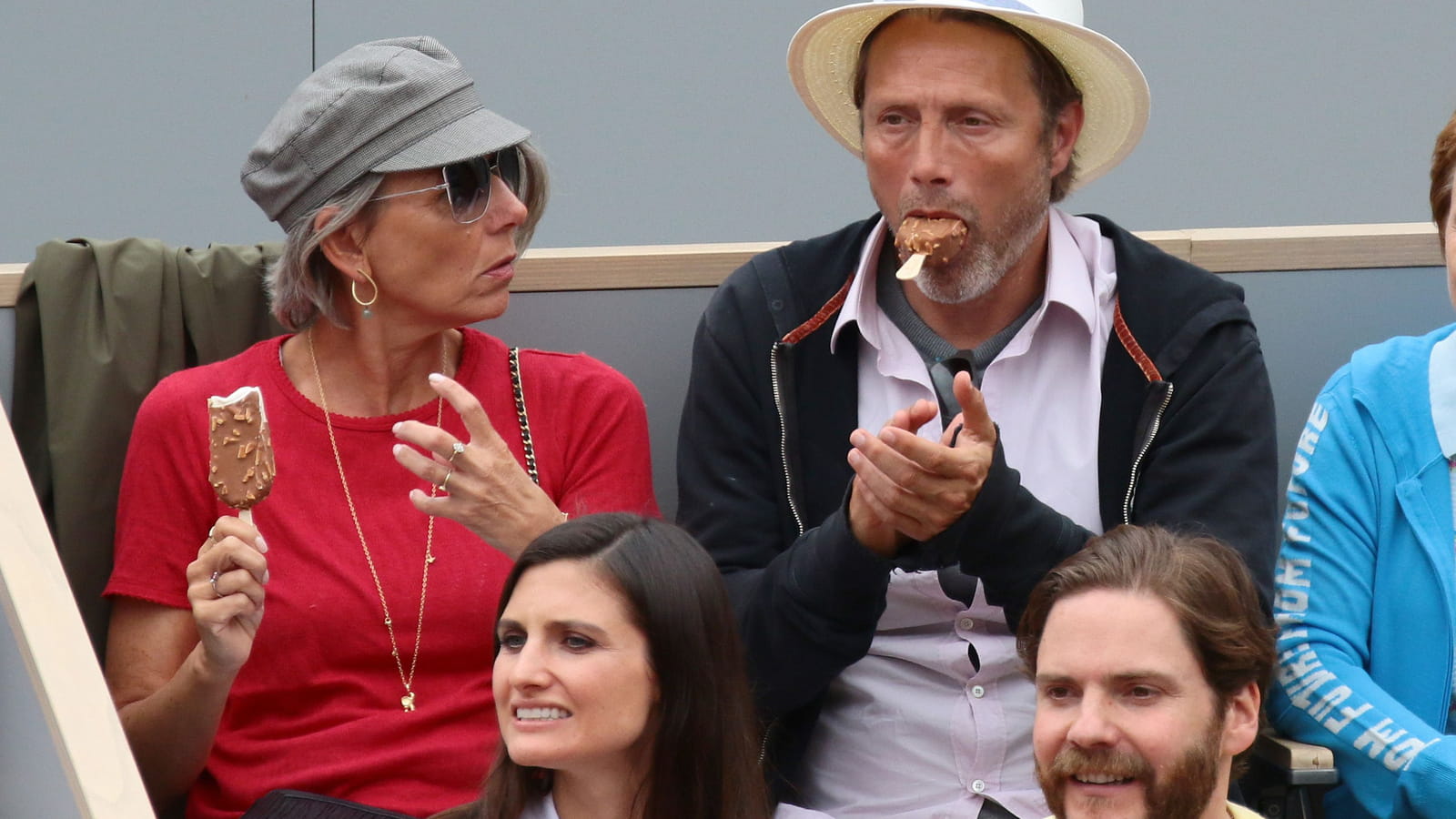 Mads Mikkelsen, Hanne Jacobsen