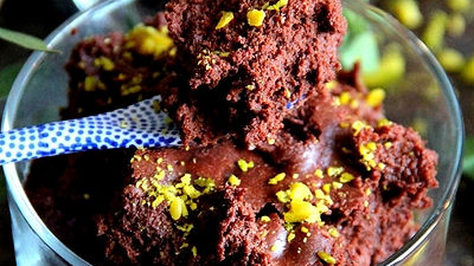 Mousse au chocolat et éclats de pistaches