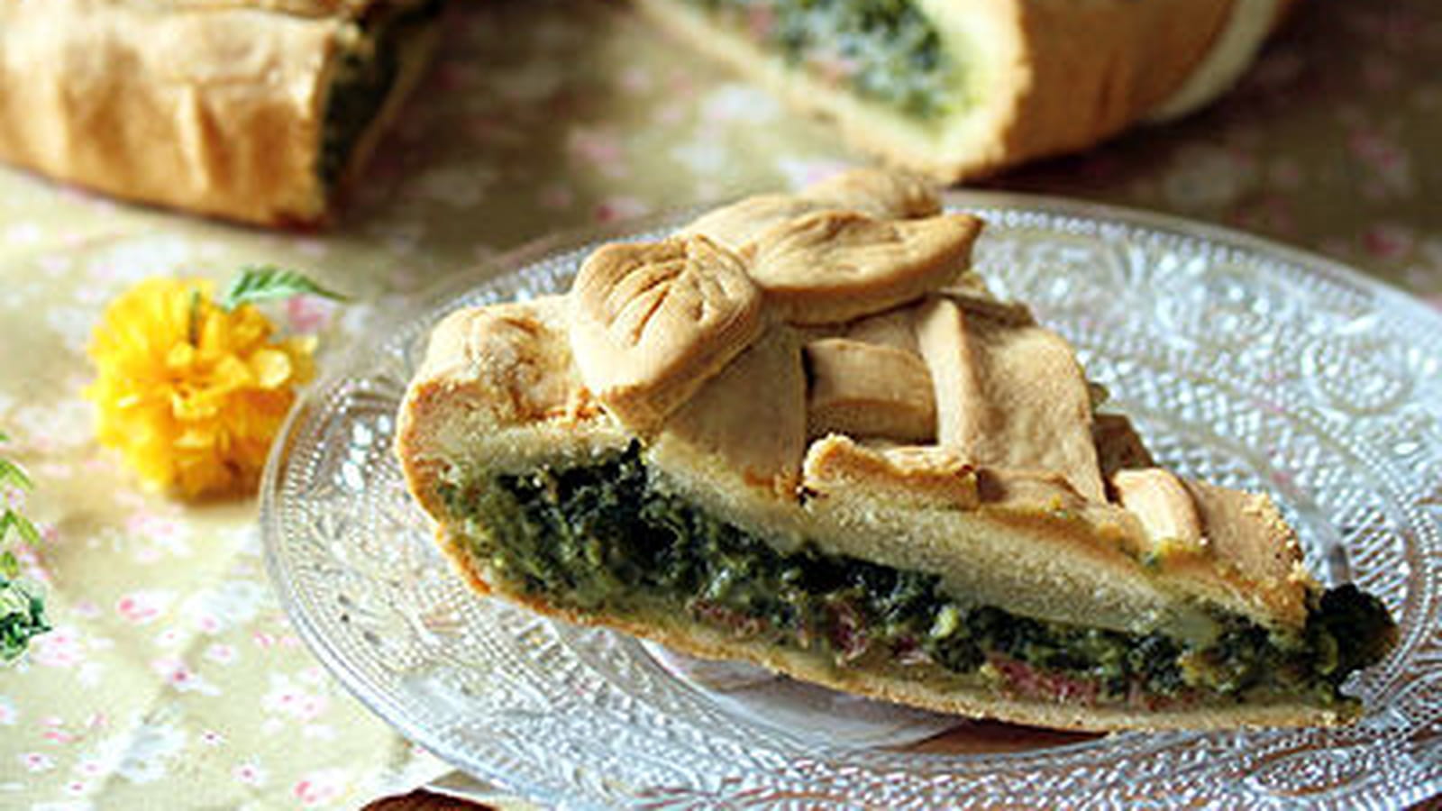 Tarte épinard, brousse de brebis, jambon cru et pignons
