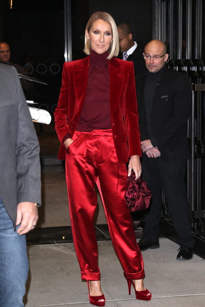 C&eacute;line Dion en blazer rouge en velours