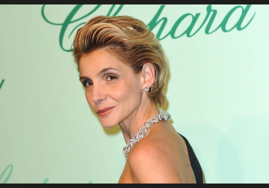 Clotilde Courau, outrageusement glamour avec ses cheveux courts