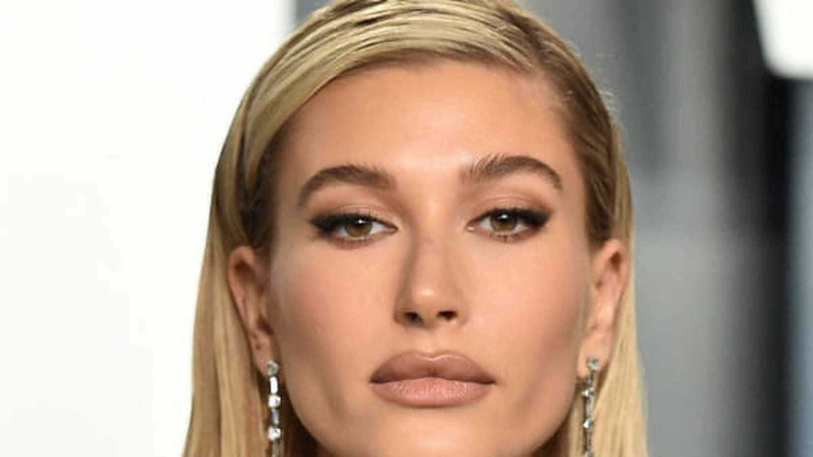 Hailey Baldwin et son make-up monochrome