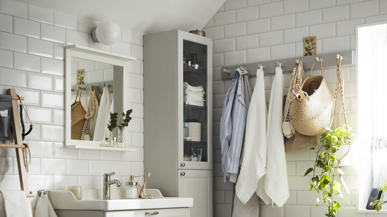 Salle de bains blanche