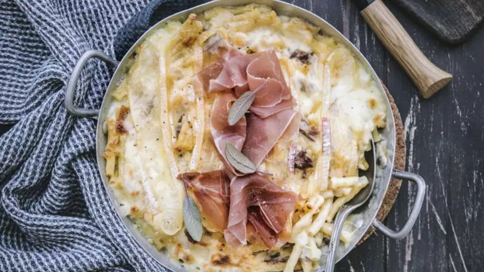 Mac and cheese façon tartiflette et jambon cru