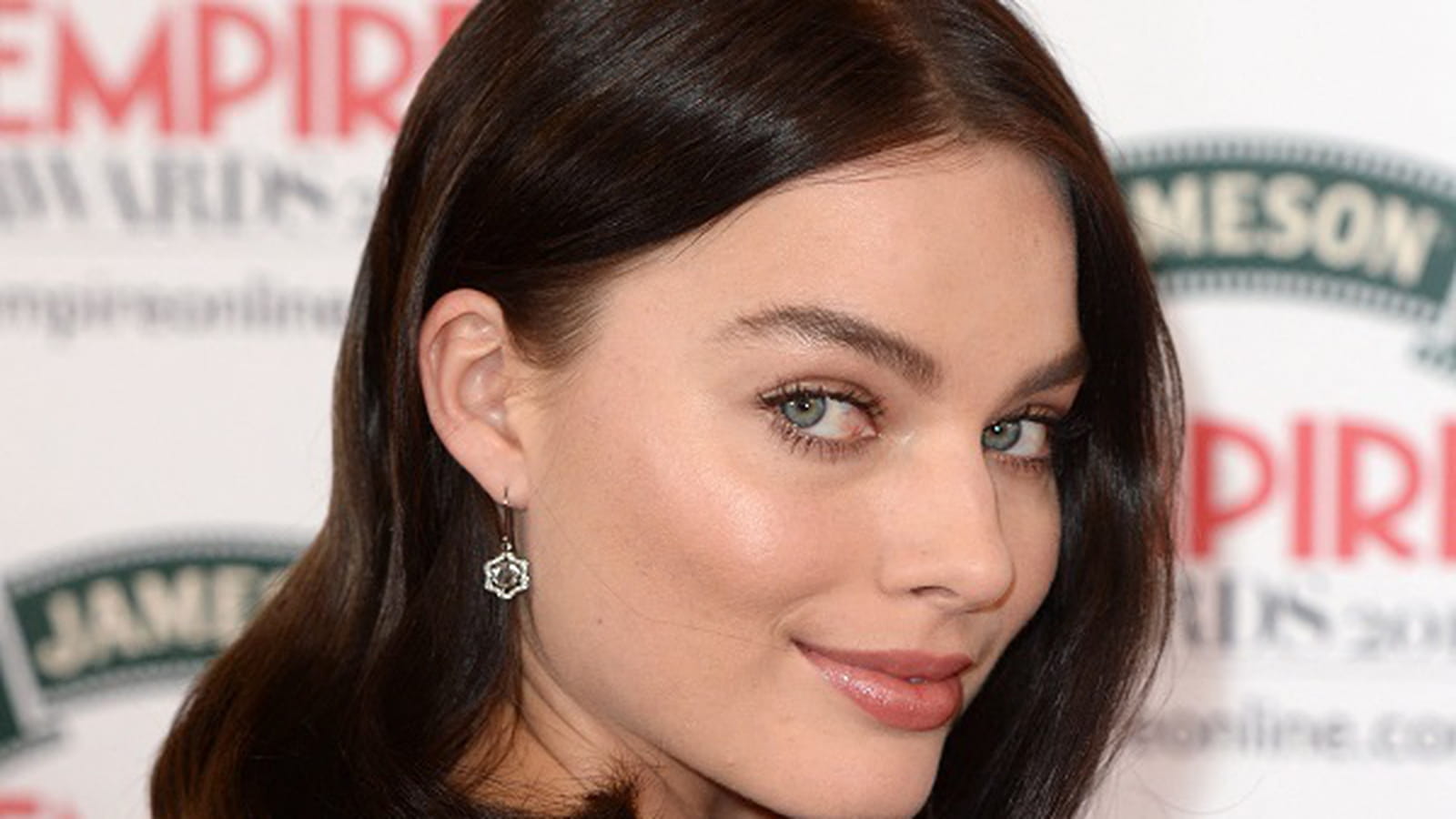 Margot Robbie en brune