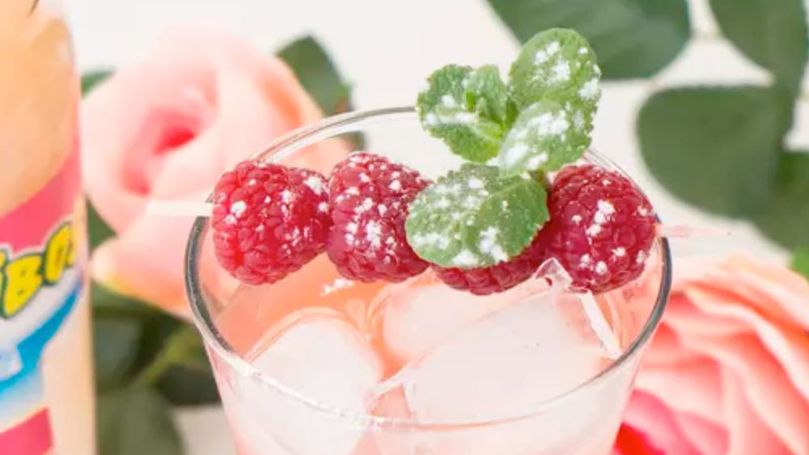 Cocktail à la framboise et au litchi (Raspberry flower)