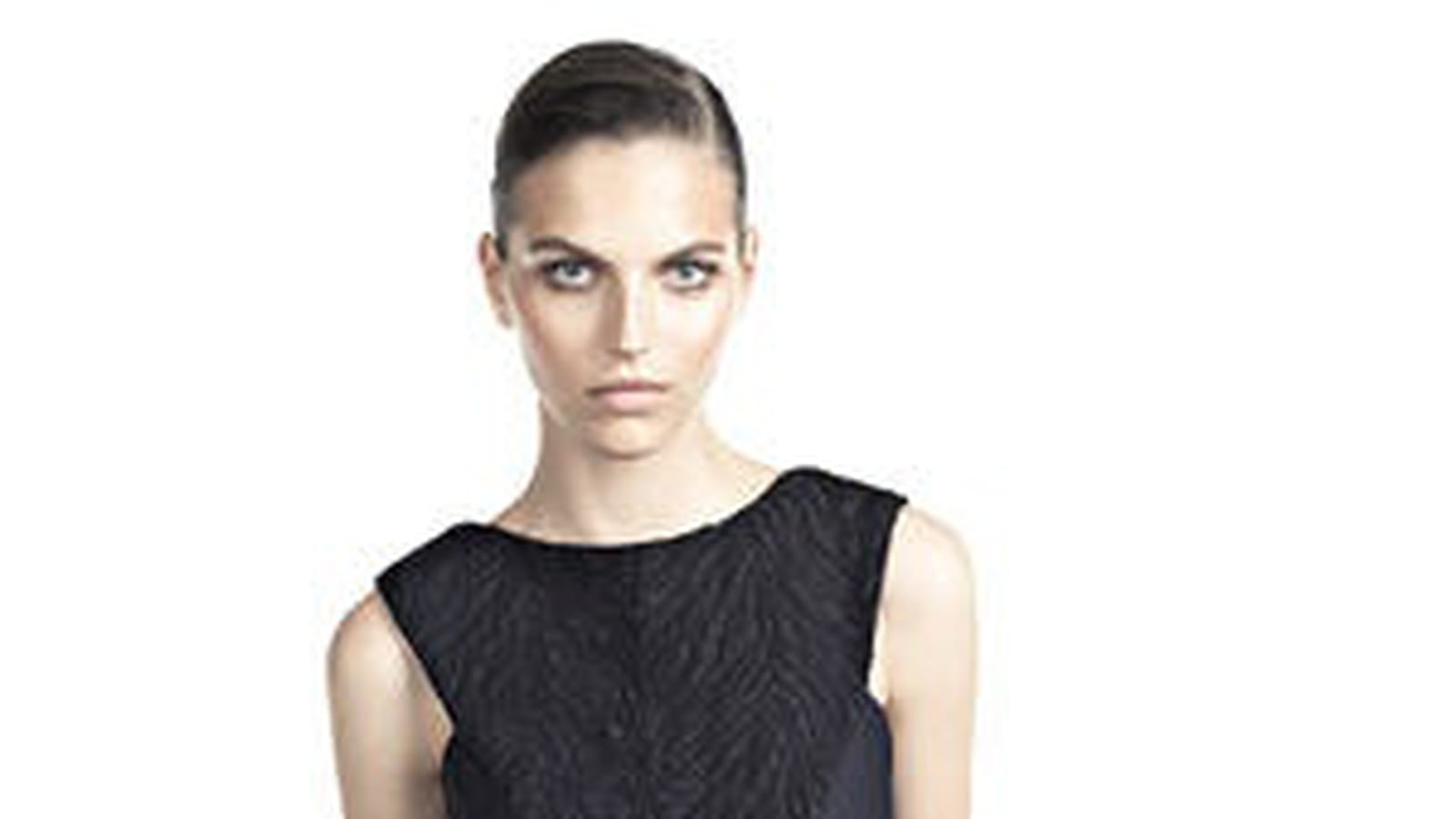 Robe noire sans manche de Mango