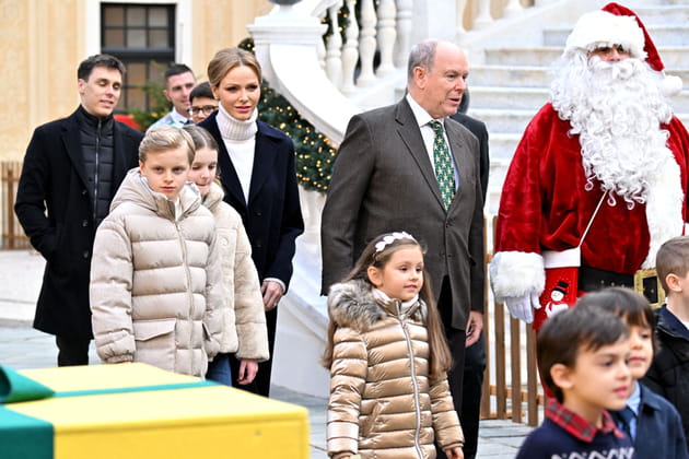 Charlene, Albert de Monaco et les enfants réunis pour Noël : Louis Ducruet à leurs côtés après son agression